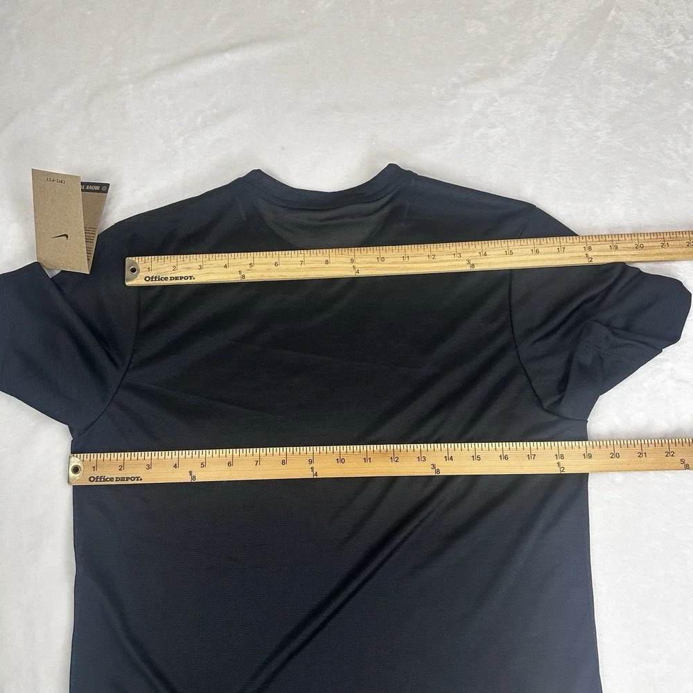 Nike Mens Miler Short Sleeve Reflective Running Top Black Small‎ AJ7565-010 $35